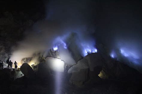 Api Biru, Hanya di Kawah Ijen