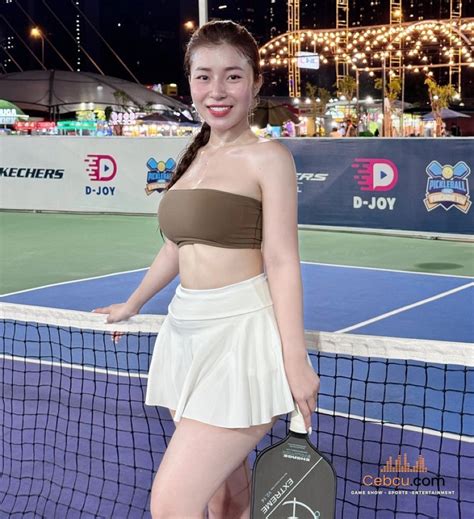 Ảnh gái xinh chơi Pickleball sexy đầy quyến rũ với trang phục bó sát hot nhất Ce Bu Cu