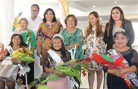 Coronan A Reina Del Adulto Mayor En Soledad De G S