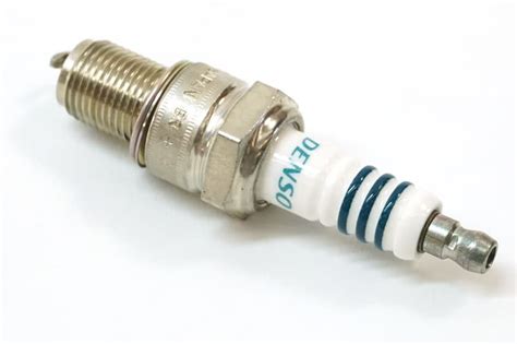 Spark Plug Denso Iridium Power IW22 | Pelican Parts