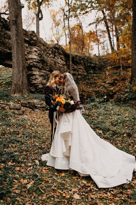 Intimate Autumnal Springfield, MO Forest Wedding at Rockspan Lodge ...