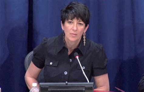 Ghislaine Maxwell Cómplice De Jeffrey Epstein Es Sentenciada A 20 Años De Prisión Por Tráfico