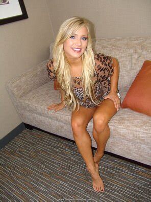 Blonde Dood Butt Amateur Photo Gallery