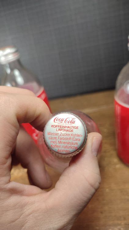 4 Wunderschöne alte COCA COLA FLASCHEN 1984 Kaufen auf Ricardo