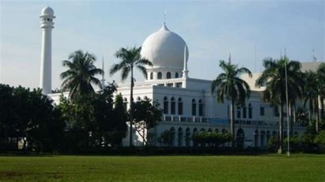 Foto Masjid Agung Al Azhar Tak Gelar Salat Idul Adha 2021