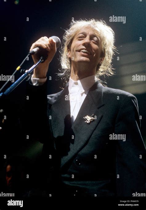 Robin Gibb Bee Gees Co Founder Dead At 62 58 Off