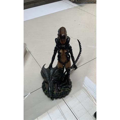 Jual Hot Toys Alien Girl AVP Scale Shopee Indonesia