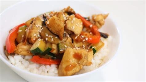 Simple & Easy Soy Sauce Chicken Wok with Rice [Recipe]