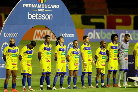 Vitória do Salgueiro contra o Vera Cruz garante o Caruaru City nas