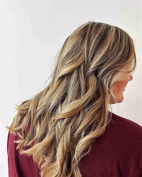Shoulder length brown hair with highlights is the top trend 31