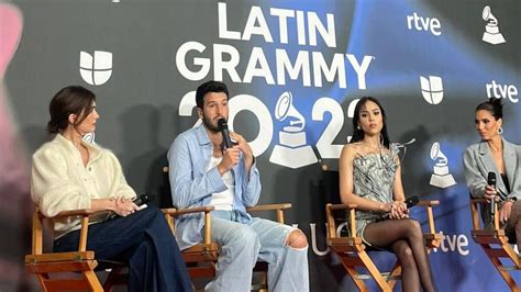 Video Los Presentadores De Los Grammy Latinos De Sevilla En La Gala