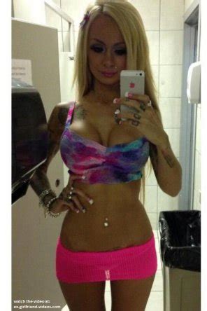 Blonde Bimbo Porn Pic