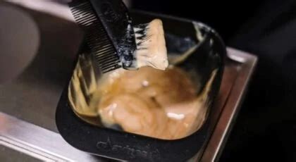 how to get hair dye off of painted walls