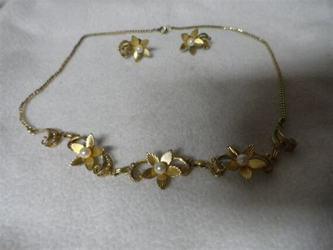 Vintage Van Dell Flower And Pearl Necklace Earrings Set Gem