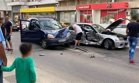 FOTO ȘTIREA TA ACCIDENT rutier la Alba Iulia Impact între două mașini