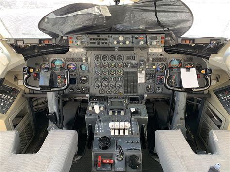 BAe 146 firefighting tanker : r/cockpits