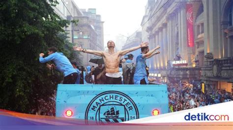 Manchester City Celebrates Treble Win with Parade in City of Manchester ...