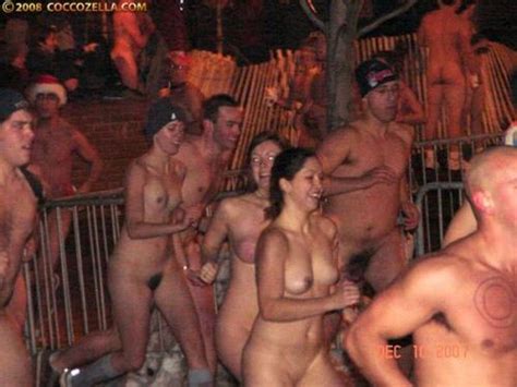 Forumophilia PORN FORUM Peeping On The All World Public Nudity