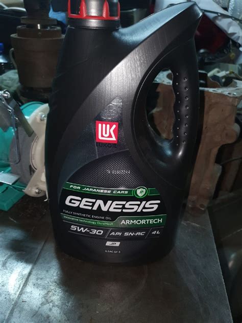 Моторное масло Лукойл Genesis Armortech JP 5W-30 синтетическое 4 л ...