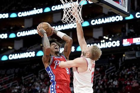 Tyrese Maxey Scores 42 Points Short Handed 76ers Outlast Rockets 131