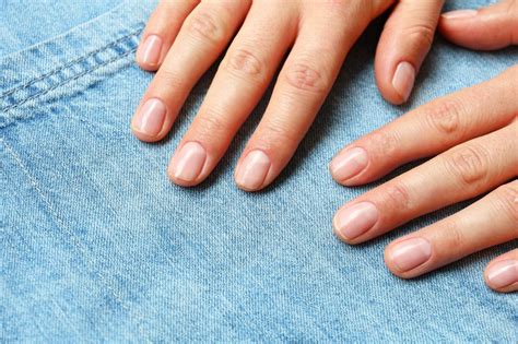 Naked Nails Trend Urednih Noktiju Bez Laka Buro