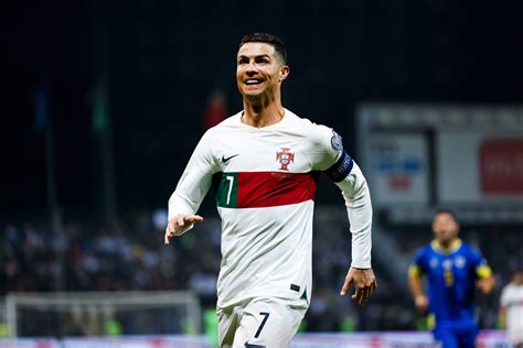 Cristiano Ronaldo Primeiro A Chegar Aos Gols Em