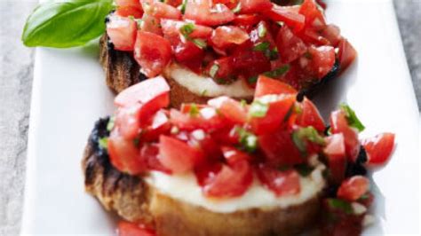 Bruschetta Med Mozarella Og Tomater Opskrift Vegetaropskrifter