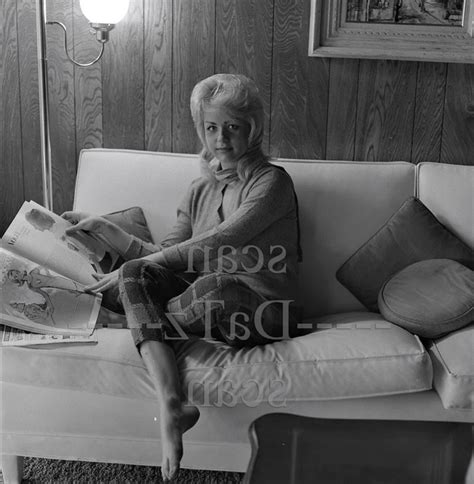 1960S RON VOGEL Negative Buxom Nude Pinup Girl Linda Lambert Cheesecake V217364 EUR 22 61