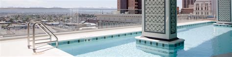 Apartments in Downtown Phoenix w/ a Heated Pool