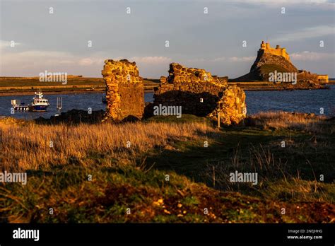 Holy Island Lindisfarne Castle Causeway Hi Res Stock Photography And