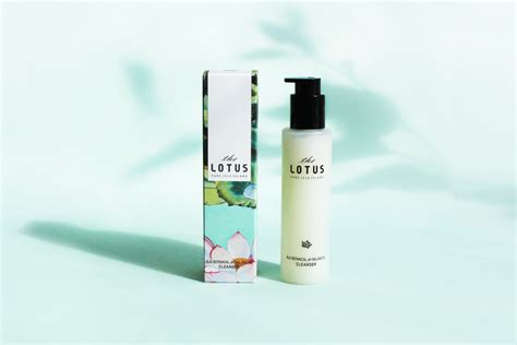 The Pure Lotus Jeju Botanical pH Balancing Cleanser - natureyouthstore