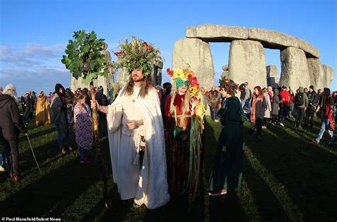 Summer Solstice 2025 Stonehenge - Dody Nadine