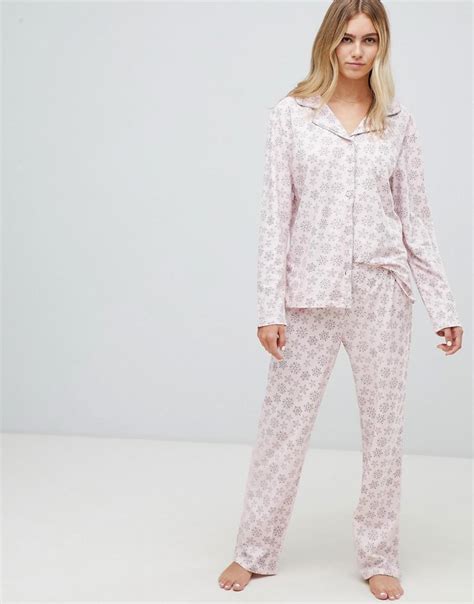 The 22 Best Flannel Pajamas to Get You Through Winter | Who What Wear