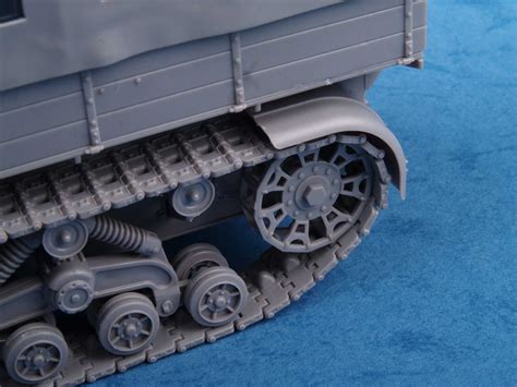 Купить Тягач Russian Voroshilovets tractor 1:35 (01573) - Масштабные ...
