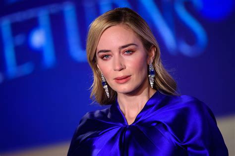 Emily Blunt Mary Poppins Returns Premiere 4