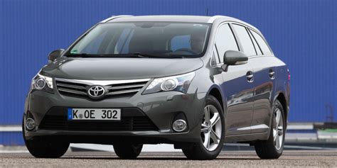 Toyota Avensis Combi D D Life Im Test Auto Motor Und Sport