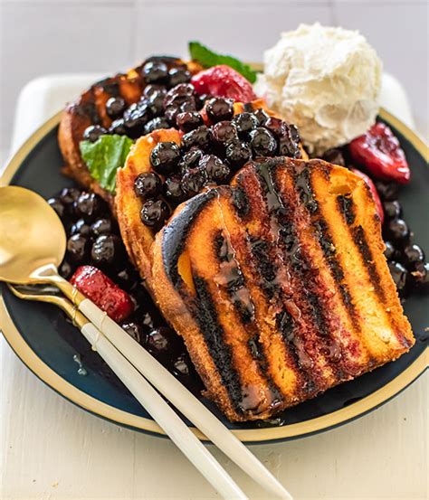 Grilled Pound Cake With Mixed Berry Compote Heinen S Grocery Store