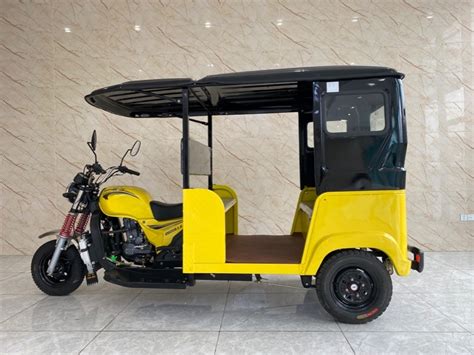 New Design Petrol Persons To Use Taxi Passengers Tricycle With