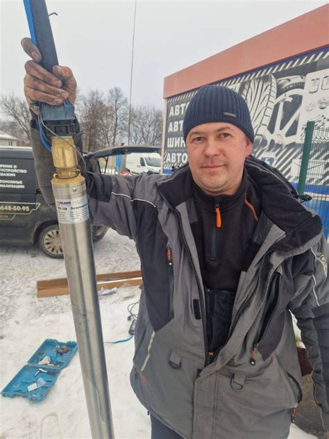 На какую глубину опускать насос в скважину?