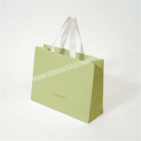 Low Moq Custom Matt Black Printed Luxury Shopping Paper Gift Bags With