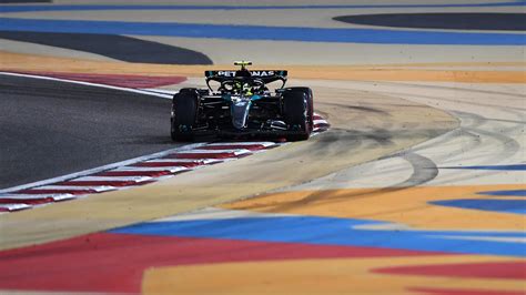 Lewis Hamilton en tête lors de la 2e séance d essais libres du Grand