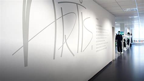 ARTiS – Individuelle Mode für Ihr Unternehmen | Clothes make the brand