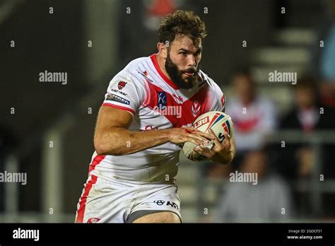 Alex Walmsley 8 Of St Helens In Action Stock Photo Alamy