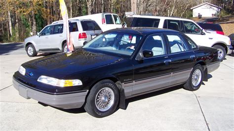 1992 Ford Crown Victoria For Sale At Auction Mecum Auctions