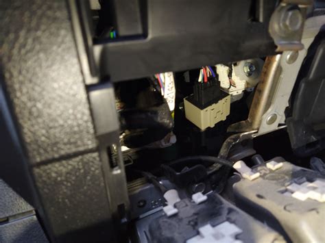 Реле поворотов с троекратным повторением. — Toyota Land Cruiser 200, 4 ...