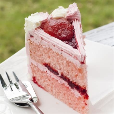 Strawberry Double Layer Cake Recipe