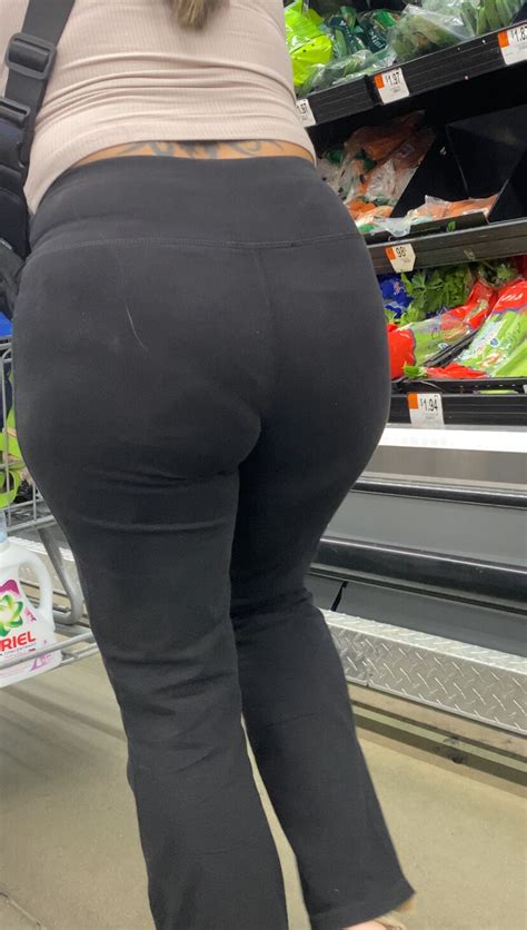 Latina Milf Vpl Spandex Leggings Yoga Pants Forum