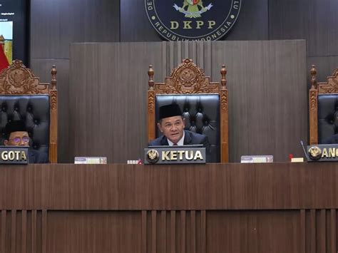 Sidang Putusan Dkpp Berhentikan Ketua Kpu Hasyim Asyari Karena