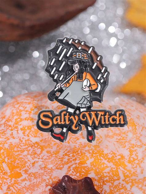 1pc Halloween Horror Movie Enamel Pins Custom Salty Girl Holding