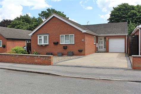 Bed Detached Bungalow For Sale In Estoril Avenue Wigston Leicester